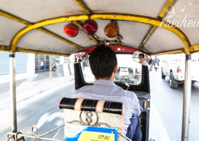 Luftig rasant durch Bangkoks Sraßen