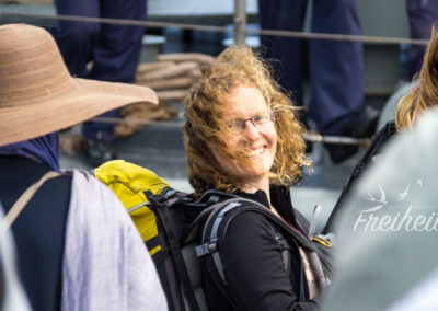 Kinder und Frauen zuerst