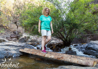 Brücke zum Klong Prao Wasserfall