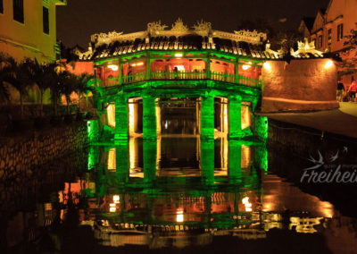 Die Japanische Brücke bei Nacht