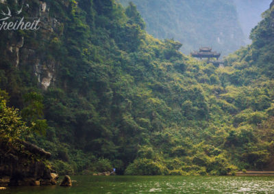Mitten im Wald ein Tempel