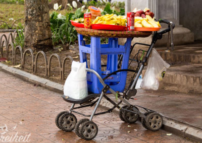 Mobiler Kinderwagen-Hocker-Obststand