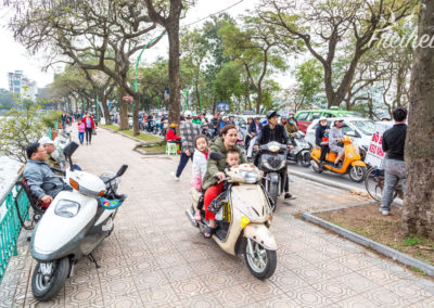 Platz da ihr Fußgänger!