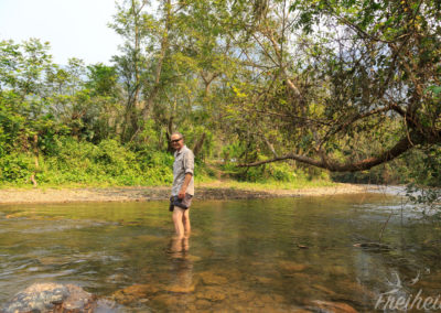 Besser durch den Fluss als wieder zurück