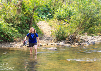 Besser durch den Fluss als wieder zurück