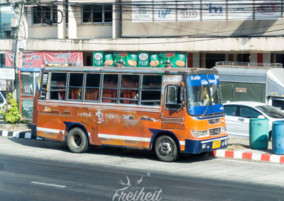 Heutzutage sind die meisten Autos breiter als dieser Bus ;-)