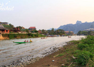 Longtails zum Sonnenuntergang