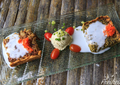 Vegane Leckereien -Quiche und das in der Mitte ist kein Eis, sondern eine Cashewcreme ;-)