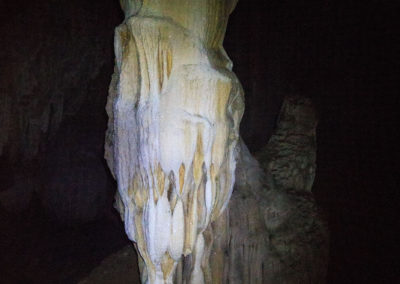 Pha Tao Höhle - weiß glitzernde Säule