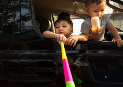 Die Hitze lässt auch die Kids ruhiger werden ;-) keine Luft zum Tröten...