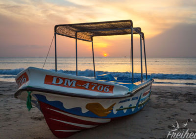 Sonnenaufgang am Uppuveli Strand