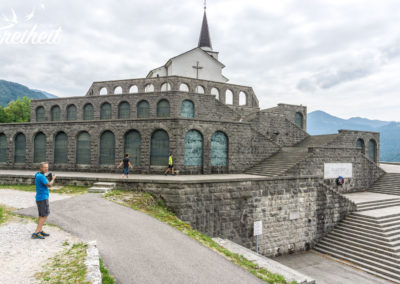 Mahnmal in Kobarid zum Gedenken der gefallenen italienischen Soldaten aus dem ersten Weltkrieg