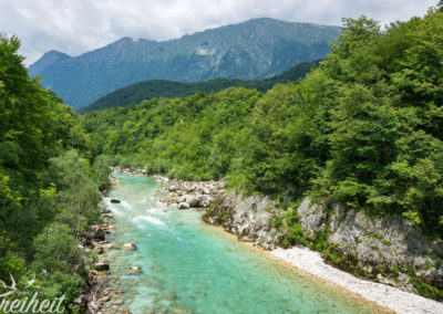 Die Soča vor den Julischen Alpen