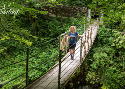 Wackelige Hängebrücke