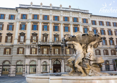 Piazza Vittorio Veneto mit Tritonen Brunnen
