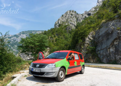 Einmal ohne auf den Verkehr zu achten rausgucken :)