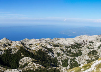 Fantastischer Blick auf Berge, Meer und Inseln