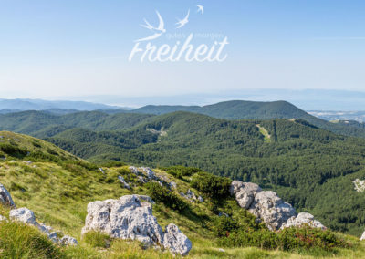 Toller Blick vom Gipfel über den Nationalpark Risnjak bis hinüber zum Meer und der Kvarner Bucht