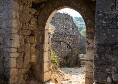 Eingang zur Burg - völlig kostenlos