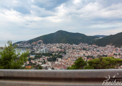 Küstenort Budva - beliebter Badeort - aber echt nicht schön, oder?