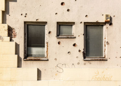 Einschüsse aus dem Bosnien Krieg sind keine Seltenheit