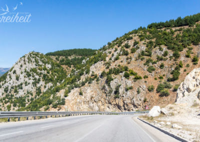 Es gibt sie doch: gute Straßen in Albanien ;-)