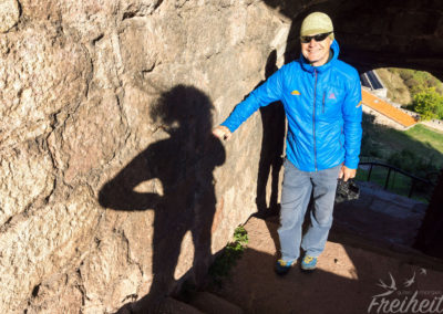 Frei nach Mike Oldfields Lied:"Shadow on the wall" ;-)