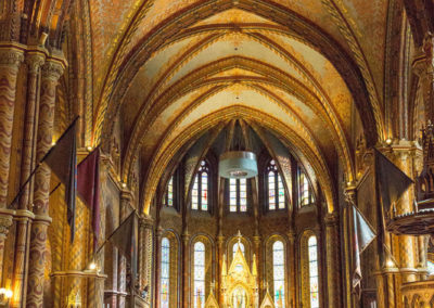 Der Hauptaltar der Matthiaskirche