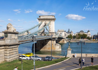 Die Kettenbrücke - sie verbindet die beiden Stadtteile Buda und Pest