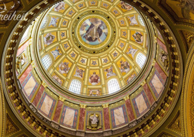 Die 96m hohe Kuppel der St. Stephans Basilika