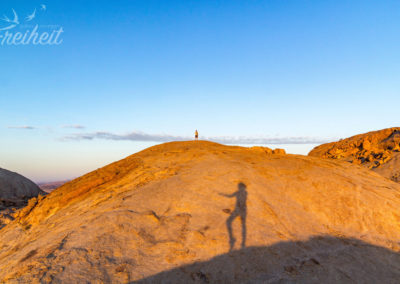 Schattenspiele im Aufstieg zur Blutkuppe