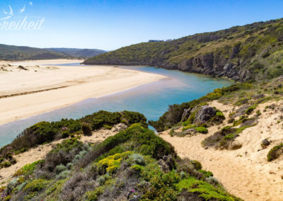 Praia da Amoreira mit Fluss Ribeira de Aljezur