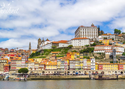 Bei Sonnenlicht strahlen die Farben der Altstadt gleich doppelt so schön!