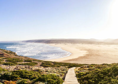 Blick auf den Praia da Bordeira: mit 3km Breite sicherlich der breiteste Strand von Portugal