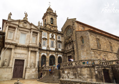 Die Kirche São Francisco ist im Inneren mit üppigen vergoldeten Schnitzereien ausgestattet