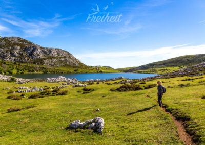 Im Hintergrund liegt schon der zweite See