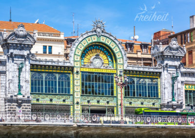 Der Hauptbahnhof der Stadt